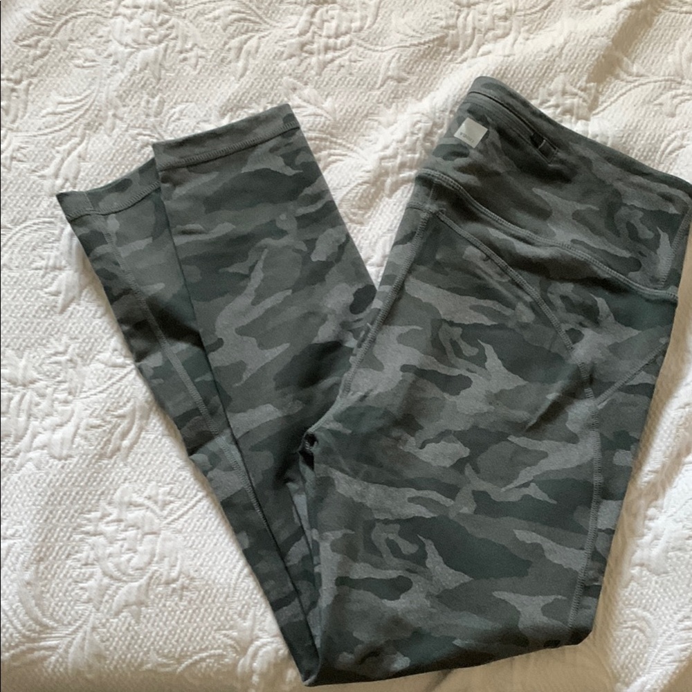 Vuori Green/gray Camouflage Leggings